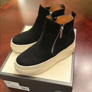 J/SLIDES Wyona Waterproof Black Suede Zippered Platform Sneaker / Bootie Size 6
